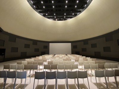 4階円形ホール　室内
