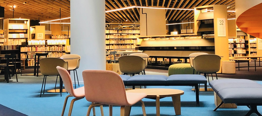 守口市立図書館2階